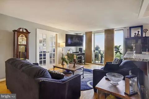 7333 New Hampshire Ave #1019W, Takoma Park, MD 20912