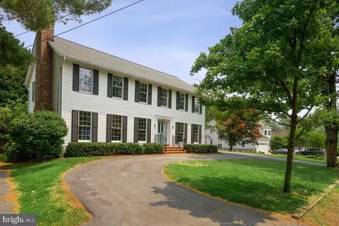4313 Clearbrook Ln, Kensington, MD 20895