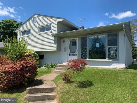 12812 Weiss St, Rockville, MD 20853