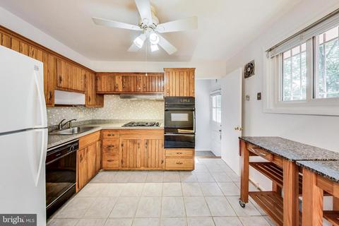 232 Hannes St, Silver Spring, MD 20901 photo 9
