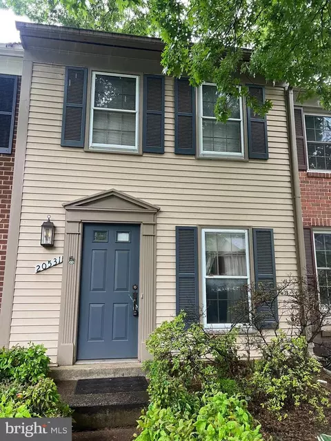 20531 Strath Haven Dr, Montgomery Village, MD 20886