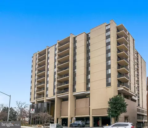 4242 E West Hwy #815, Chevy Chase, MD 20815