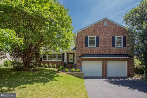 5409 Kirkwood Dr, Bethesda, MD 20816