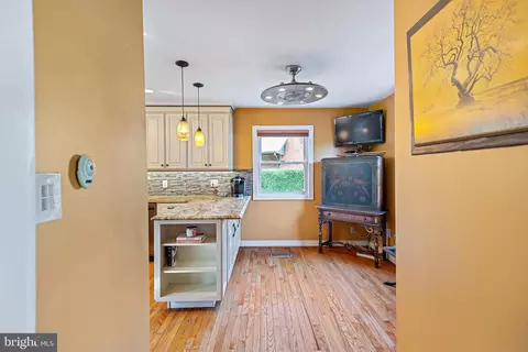 1130 W Nolcrest Dr, Silver Spring, MD 20903 photo 18