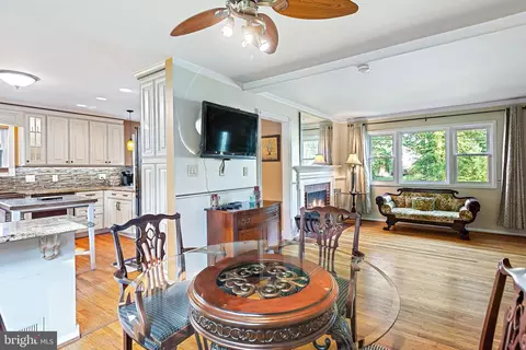 1130 W Nolcrest Dr, Silver Spring, MD 20903 photo 9