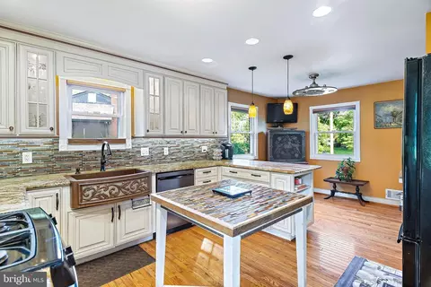 1130 W Nolcrest Dr, Silver Spring, MD 20903 photo 16