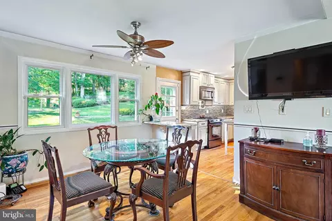 1130 W Nolcrest Dr, Silver Spring, MD 20903 photo 10