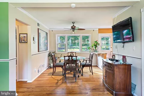 1130 W Nolcrest Dr, Silver Spring, MD 20903 photo 8