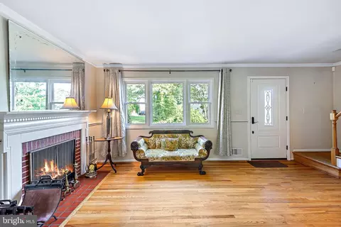 1130 W Nolcrest Dr, Silver Spring, MD 20903 photo 3