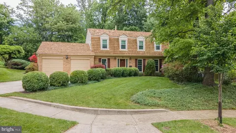 11 Bentana Way, Rockville, MD 20850