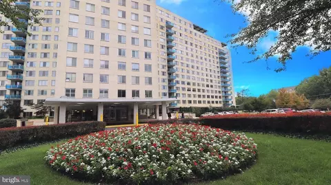 10500 Rockville Pike #1401, Rockville, MD 20852