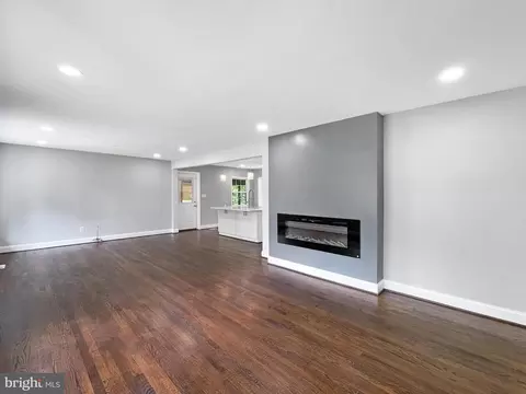 1914 Forest Dale Dr, Silver Spring, MD 20903 photo 5
