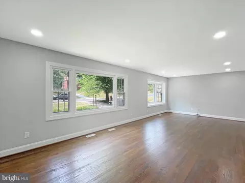 1914 Forest Dale Dr, Silver Spring, MD 20903 photo 6