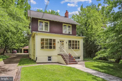 7107 Carroll Ave, Takoma Park, MD 20912