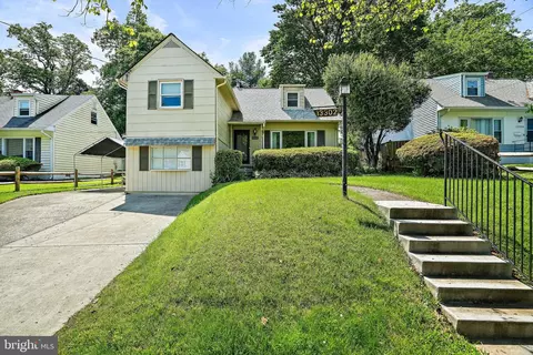 13302 Grenoble Dr, Rockville, MD 20853