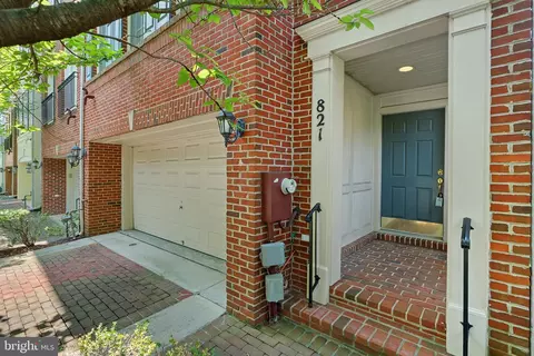 821 Oak Knoll Ter, Rockville, MD 20850