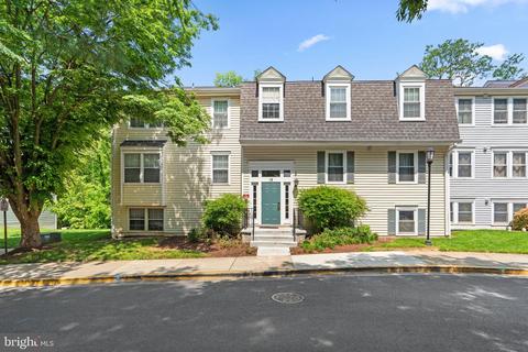 19 Pickering Ct #19-102, Germantown, MD 20874