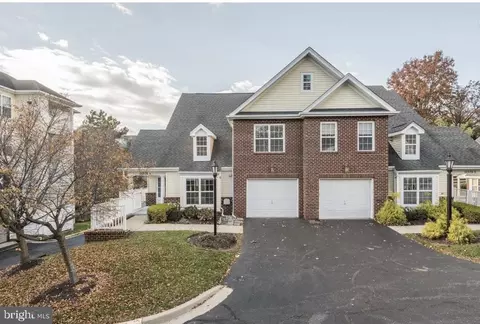 11926 Darnestown Rd #V-2-A, Gaithersburg, MD 20878