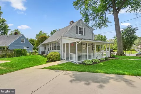 6004 Lemay Rd, Rockville, MD 20851