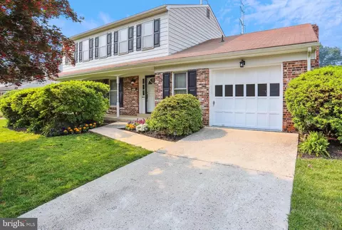8618 Wild Olive Dr, Potomac, MD 20854