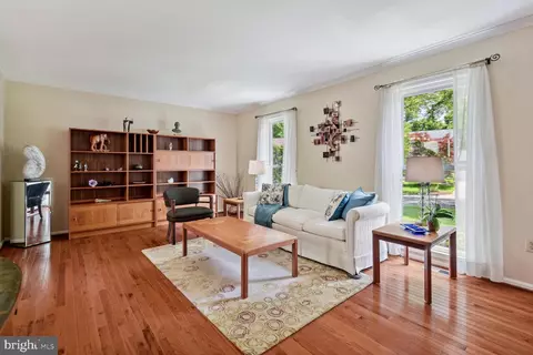 15 Middlebridge Ct, Silver Spring, MD 20906 photo 4