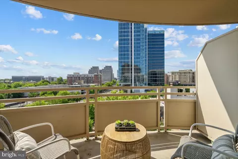 4801 Fairmont Ave #704, Bethesda, MD 20814