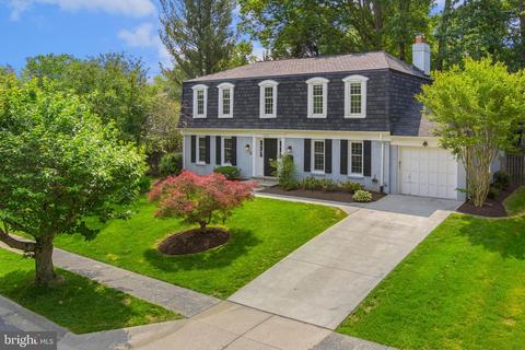 6504 Wilson Ln, Bethesda, MD 20817