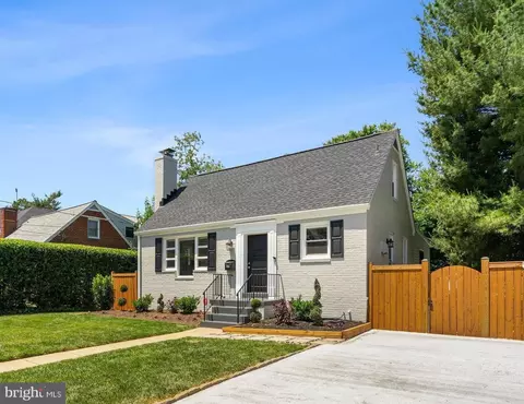 9514 Milstead Dr, Bethesda, MD 20817