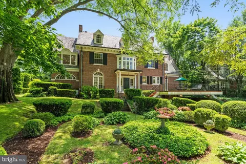 5636 Western Ave, Chevy Chase, MD 20815