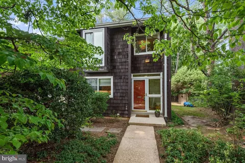 862 New Mark Esplanade, Rockville, MD 20850