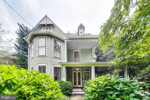 7105 Holly Ave, Takoma Park, MD 20912