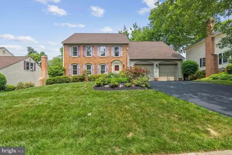 952 Farm Haven Dr, Rockville, MD 20852
