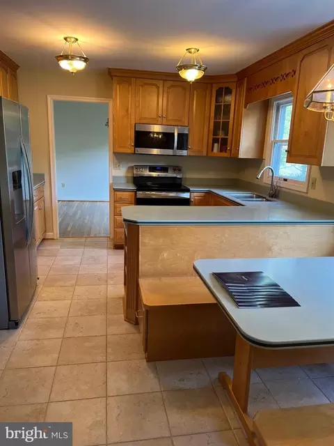 204 Pewter Ln, Silver Spring, MD 20905 photo 3