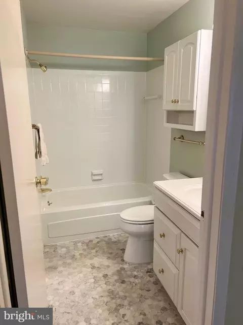 204 Pewter Ln, Silver Spring, MD 20905 photo 5