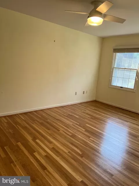 204 Pewter Ln, Silver Spring, MD 20905 photo 4