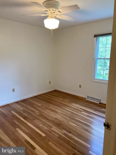 204 Pewter Ln, Silver Spring, MD 20905 photo 11