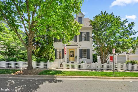 902 Gentlewood St, Gaithersburg, MD 20878