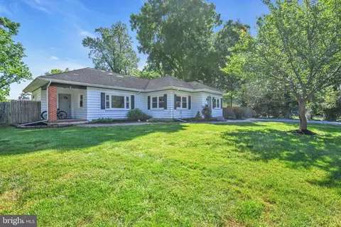 304 Anderson Ave, Rockville, MD 20850