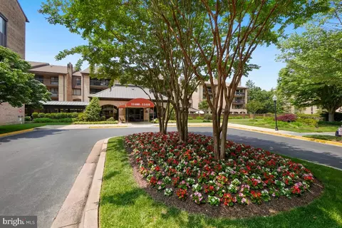 11410 Strand Dr #202, North Bethesda, MD 20852