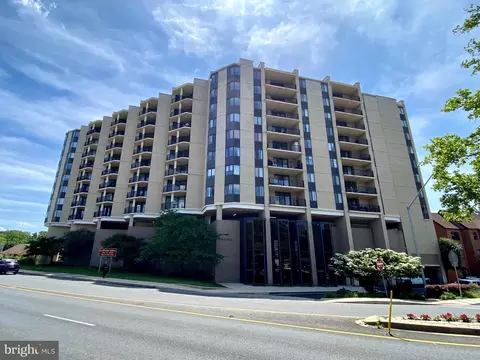 4242 E West Hwy #914, Chevy Chase, MD 20815
