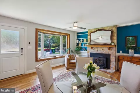 903 Kerwin Rd, Silver Spring, MD 20901 photo 3