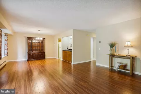 3511 Forest Edge Dr #17-1B, Silver Spring, MD 20906