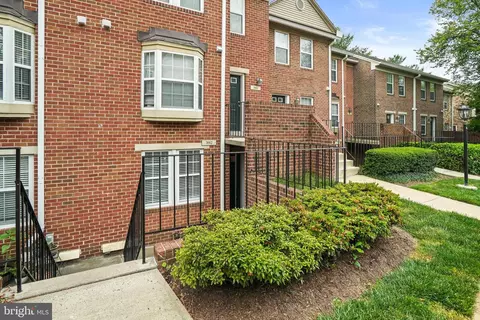 3912 Chesterwood Dr #3912, Silver Spring, MD 20906