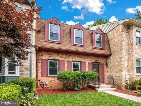7786 Heatherton Ln, Potomac, MD 20854