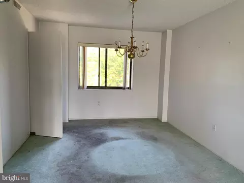 15101 Interlachen Dr #1-312, Silver Spring, MD 20906 photo 2