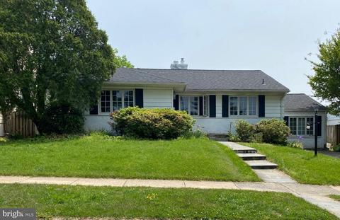 6114 Wilson Ln, Bethesda, MD 20817