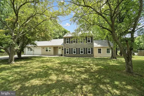 8208 Seneca View Dr, Gaithersburg, MD 20882