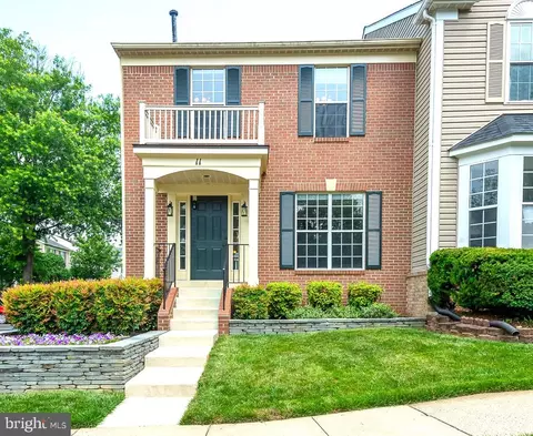 11 Cottage Field Ct, Germantown, MD 20874