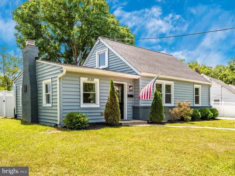 1029 Paul Dr, Rockville, MD 20851
