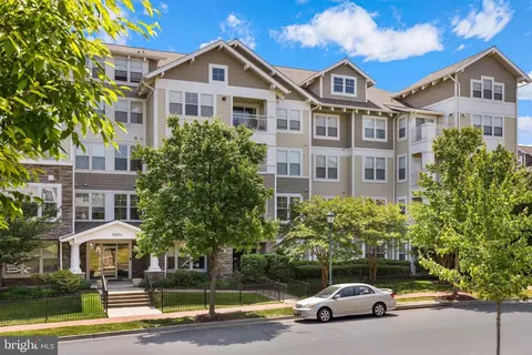 12824 Clarksburg Square Rd #207, Clarksburg, MD 20871